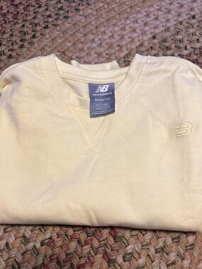 New Balance kids Cream Crewneck Sweatshirt